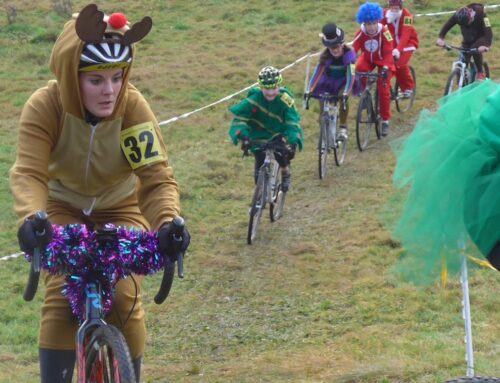 Festive Cycling Tips: Ride Through Christmas with Fun & Fitness